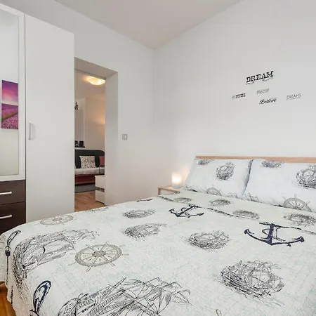 1 Bedroom Beautiful Apartment In Veli Iz * Veli Iž