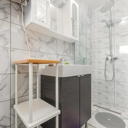 Appartamento 1 Bedroom Beautiful In Veli Iž
