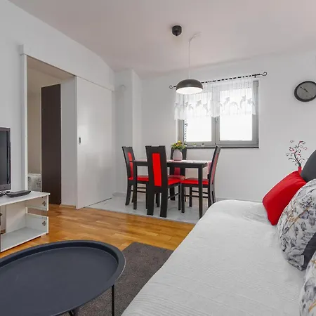 Appartamento 1 Bedroom Beautiful In *
